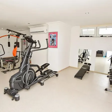 Maya The Royal Links