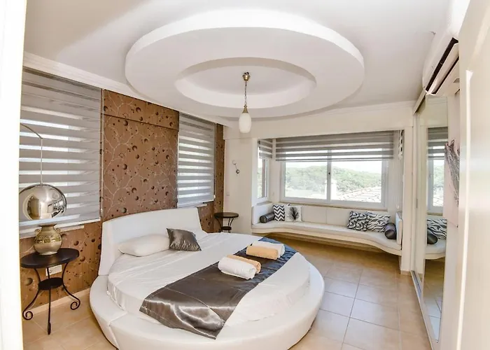 Maya The Royal Links