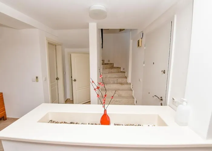 Maya The Royal Links * Sarigerme