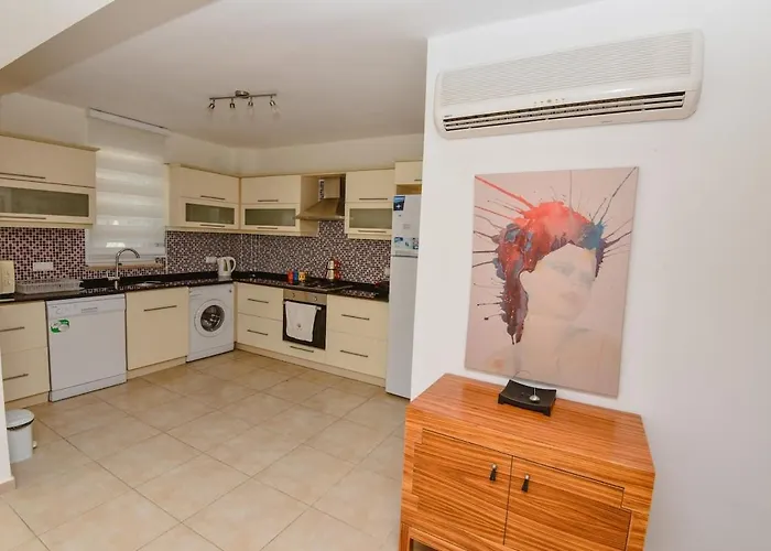 Maya The Royal Links